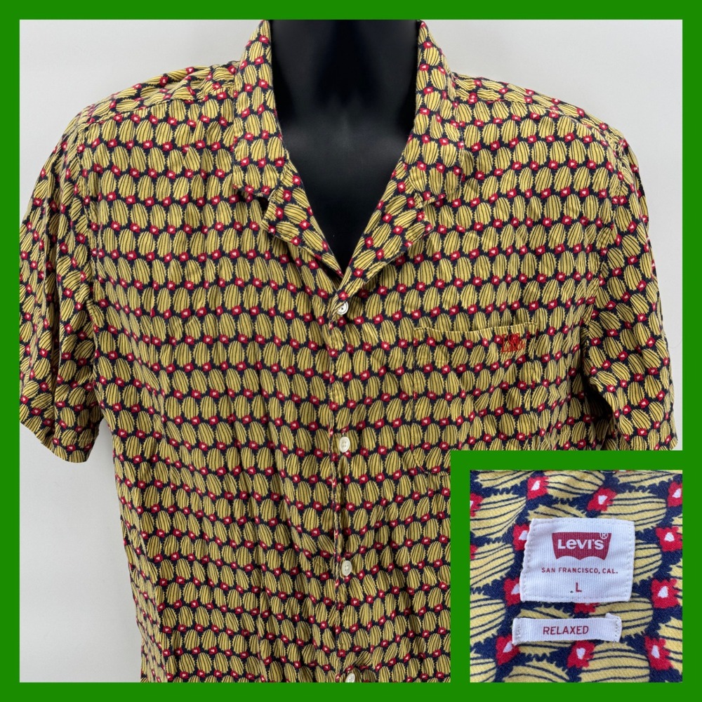 Levi's Relaxed Fit Short Sleeve Button Up Shirt‎ Novelty Hot Dog Print